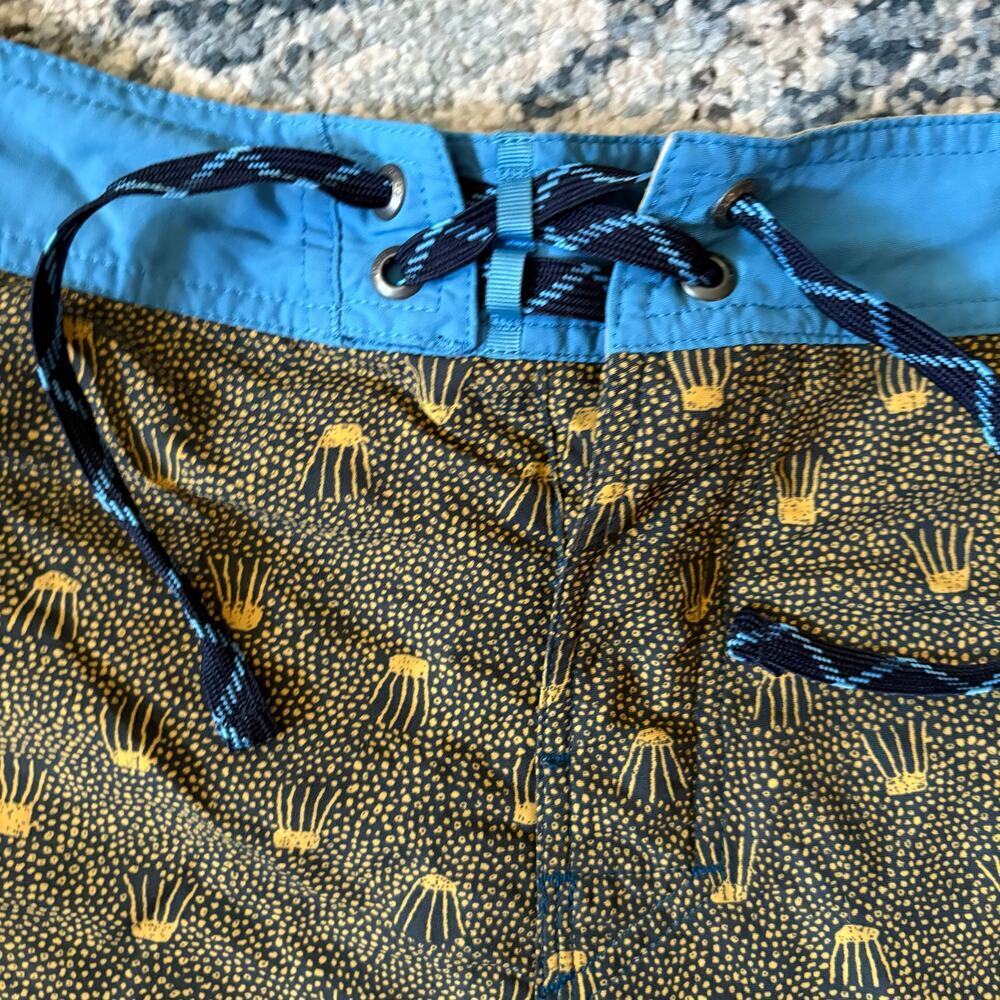 Patagonia Wavefarer Hybrid Boardshorts - Picture 4 of 7